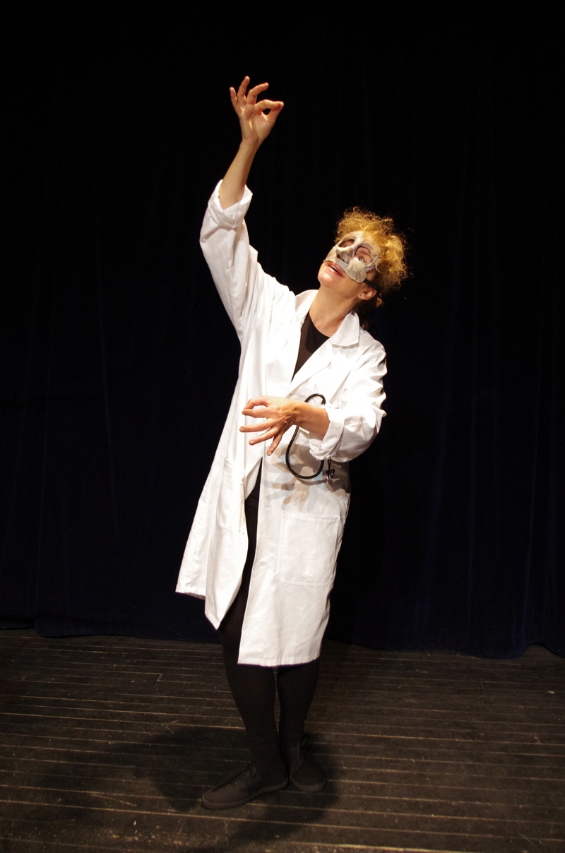 Pascale en Infirmière©CIE A.Gonin