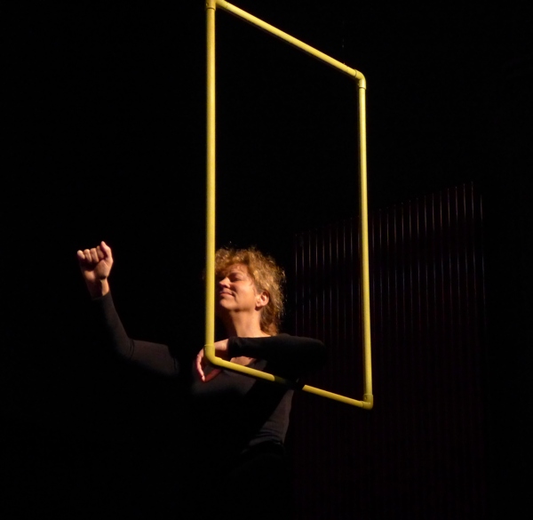 Pascale en Anna qui roule en camion©CIE AF.Brillot